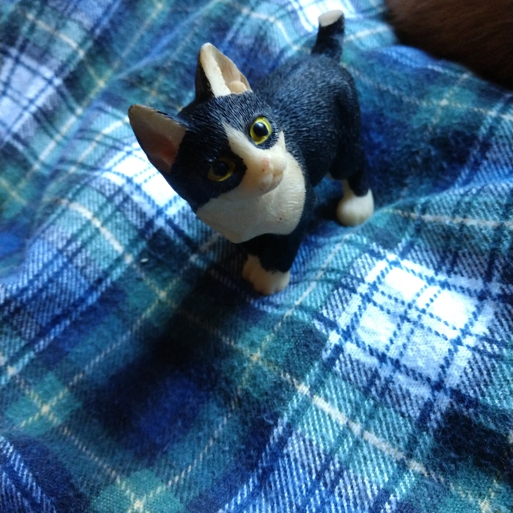 Tuxedo Cat figurine